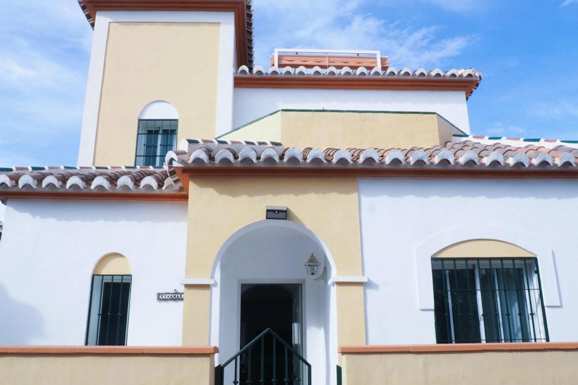 Stylish Villa Private Pool Ideal For Large Family ネルハ エクステリア 写真